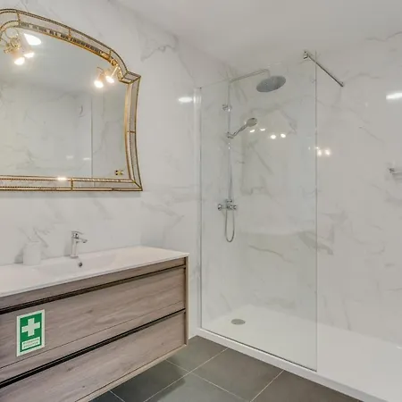 Winter 2 Stylish Near Beaches * Funchal (Madeira)