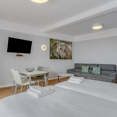 Apartment Winter 2 Stylish Near Beaches
